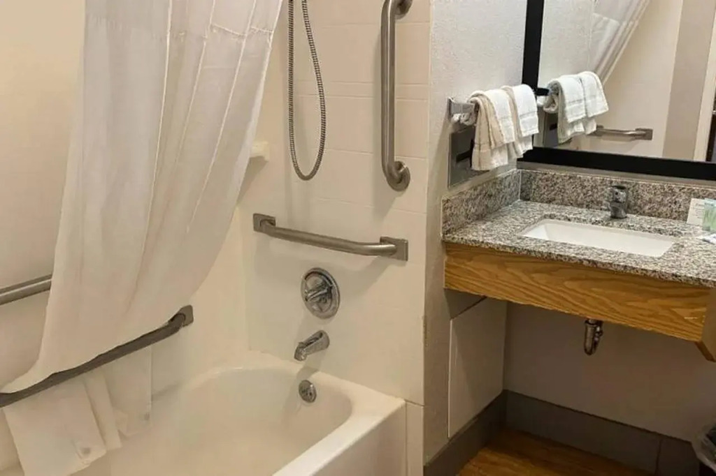 Motel 6 Lancaster