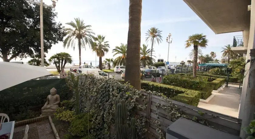 The Private Garden of the Promenade