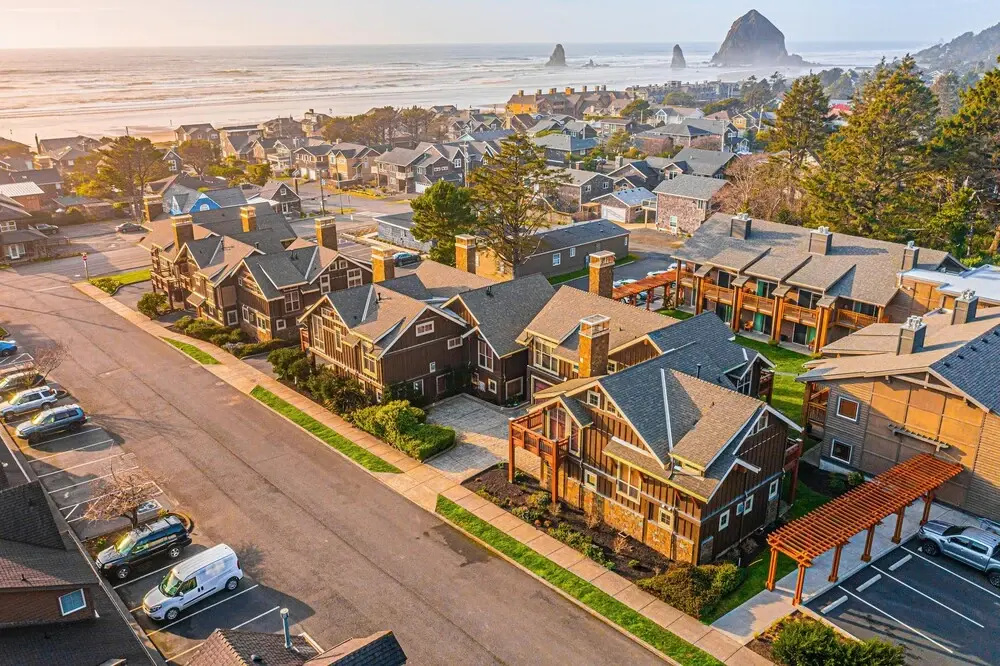 Lodges at Cannon Beach C1