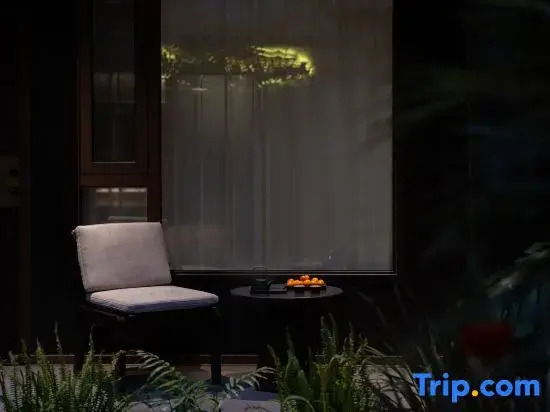 Lijiang Ancient Town Cloud Edge Mountain Retreat Boutique Homestay