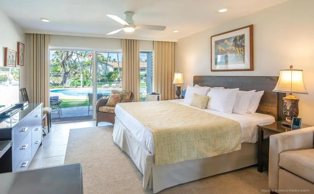 Nāpili Surf Beach Resort by Castle