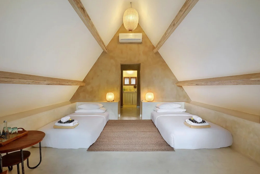 Black Villas Canggu Beach by OXO