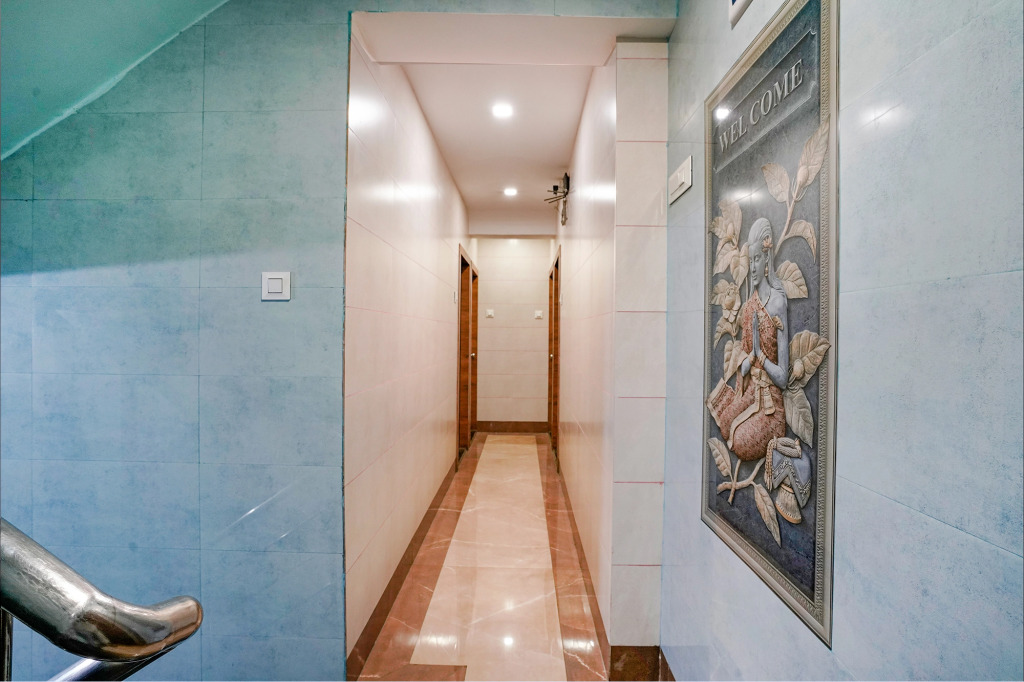 FabHotel White Gold