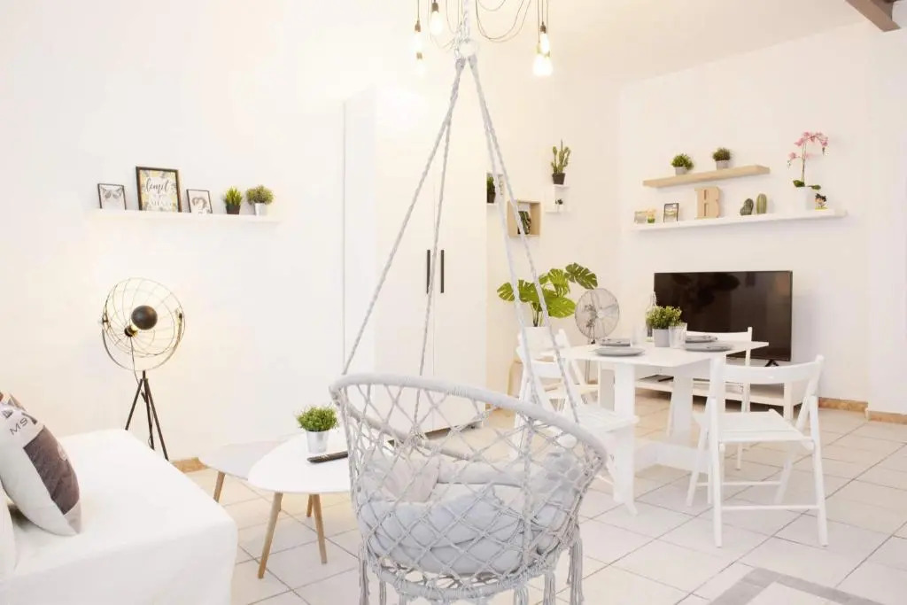 GregBnb-com - T2 Cocooning et chaise hamac -10min Gare