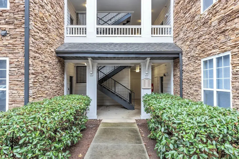 Upscale 1BR Suite to Downtown Raleigh