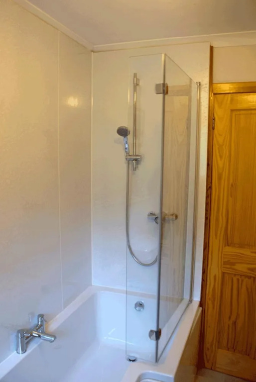 Lovely 3 Bedroom Bungalow Located in Drummore
