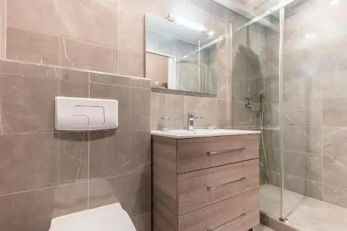 Families And Friends - Center - 110 Sqm