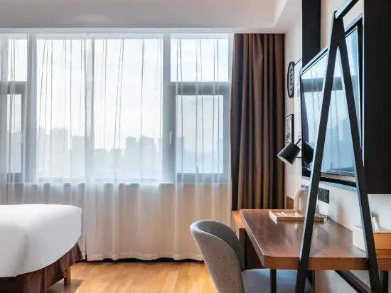 Xicheng Yiju Hotel ( Wuhan Railway Station& Wuhan Happy Valley)