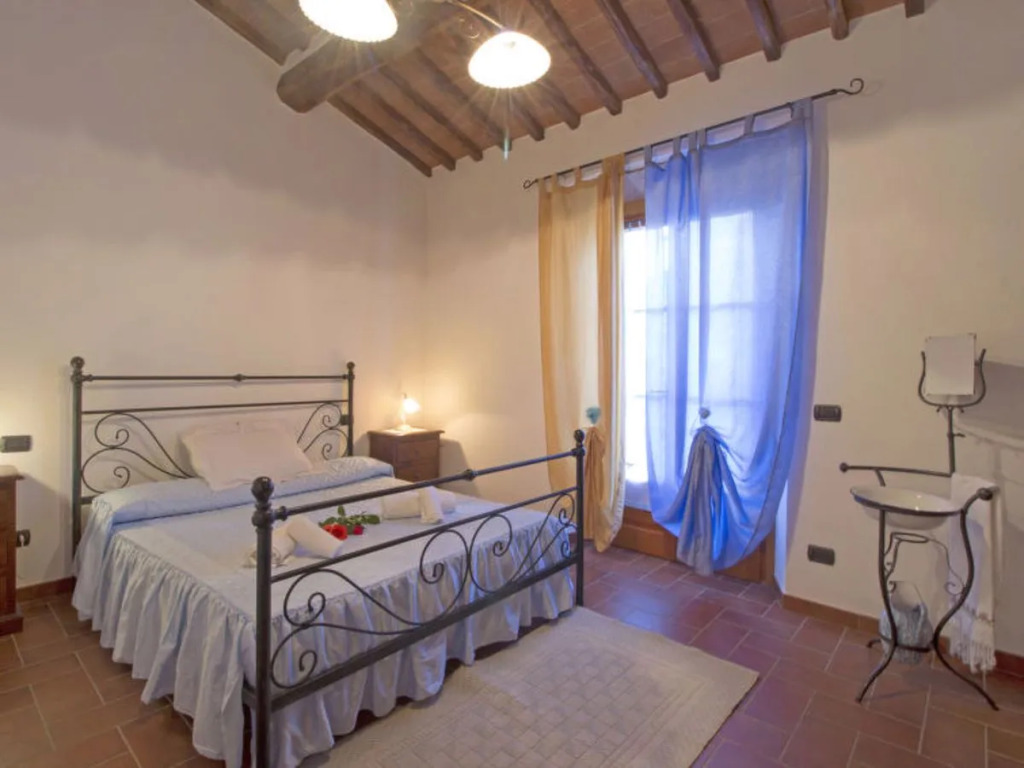 House Lucia Cortona