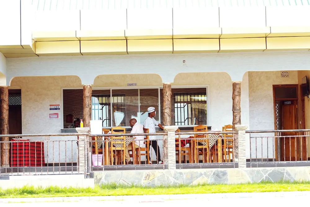 Briston Hotel - Serengeti