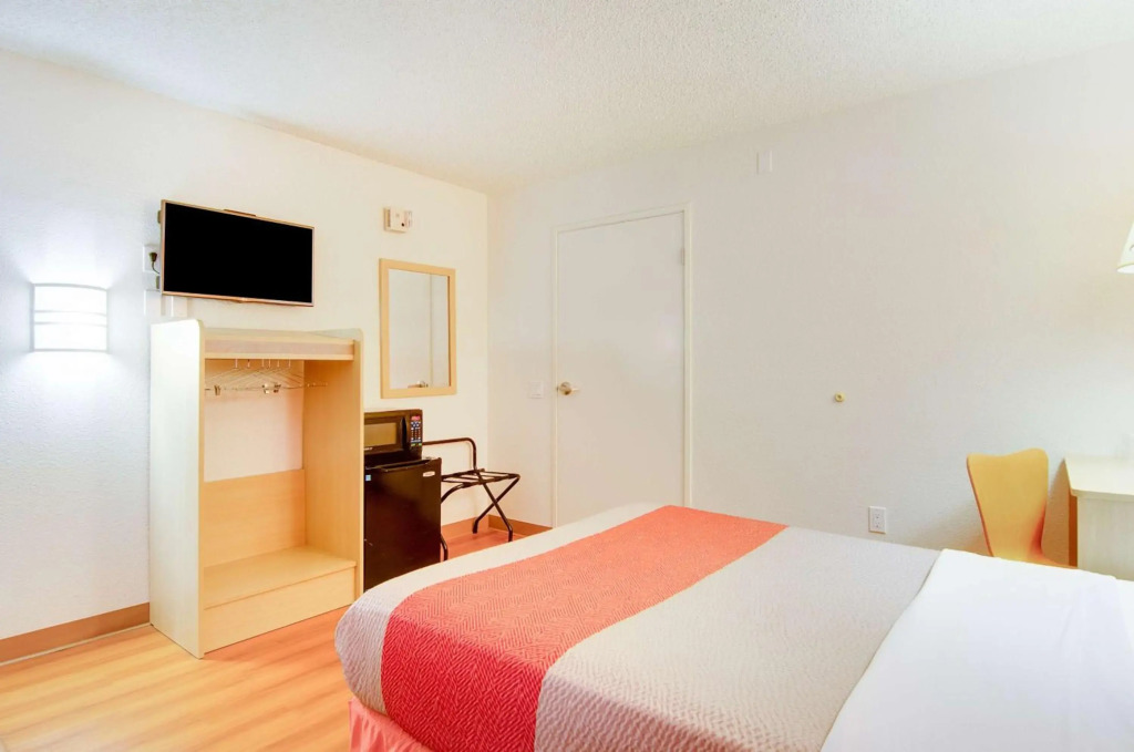 Motel 6-Tacoma, WA - Fife