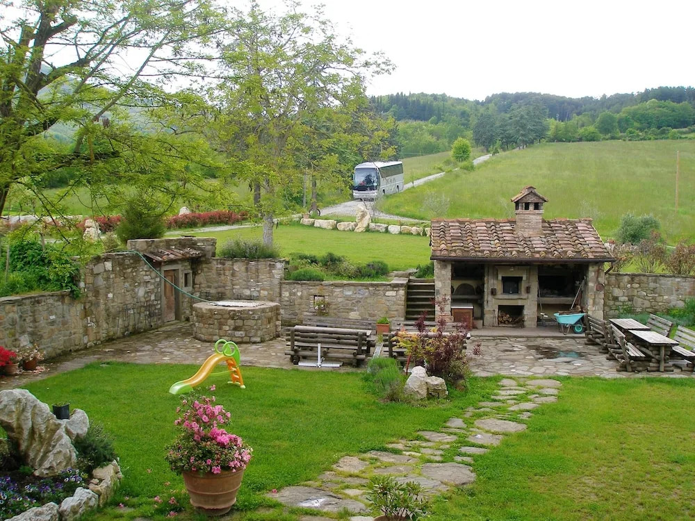 Apartment With one Bedroom in Caprese Michelangelo, With Pool Access a