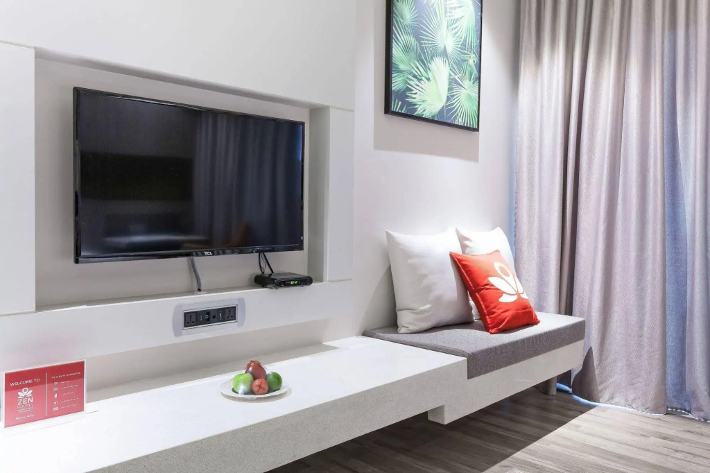 Zen Premium Patak Karon Beach