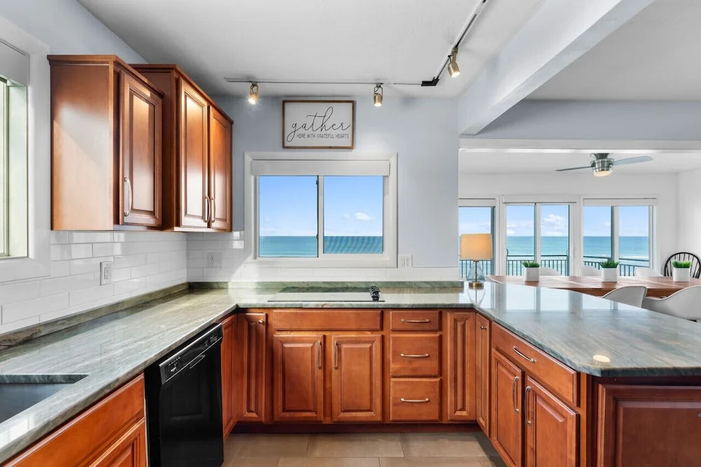 Oceanfront Pool House 7 Bedrooms 7 Bath 2 Kitchens