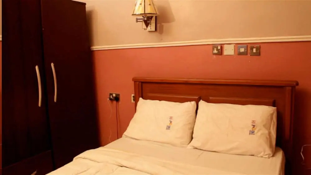 Hi Point Hotel And Suites