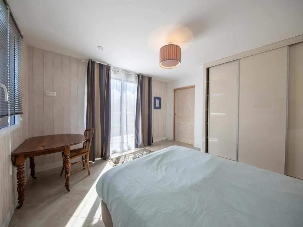 Gîte Jouy-le-Potier, 3 pièces, 4 personnes - FR-1-590-103