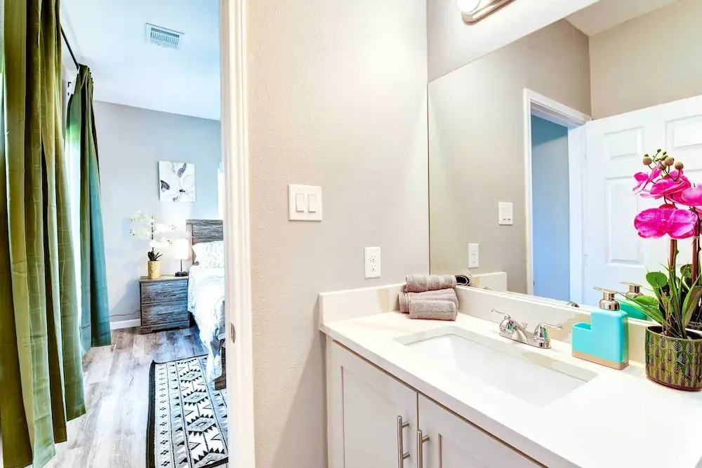 Arlington Home w/ Yard: 2 Mi to At&t Stadium!