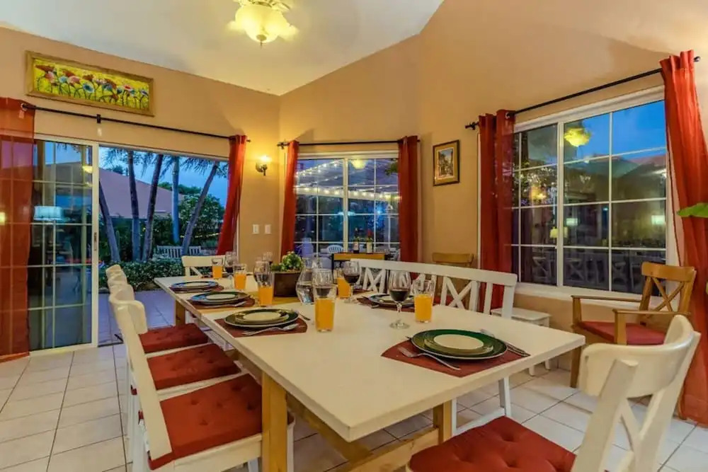 Spacious 5BR Home w Amazing Garden Privatepool