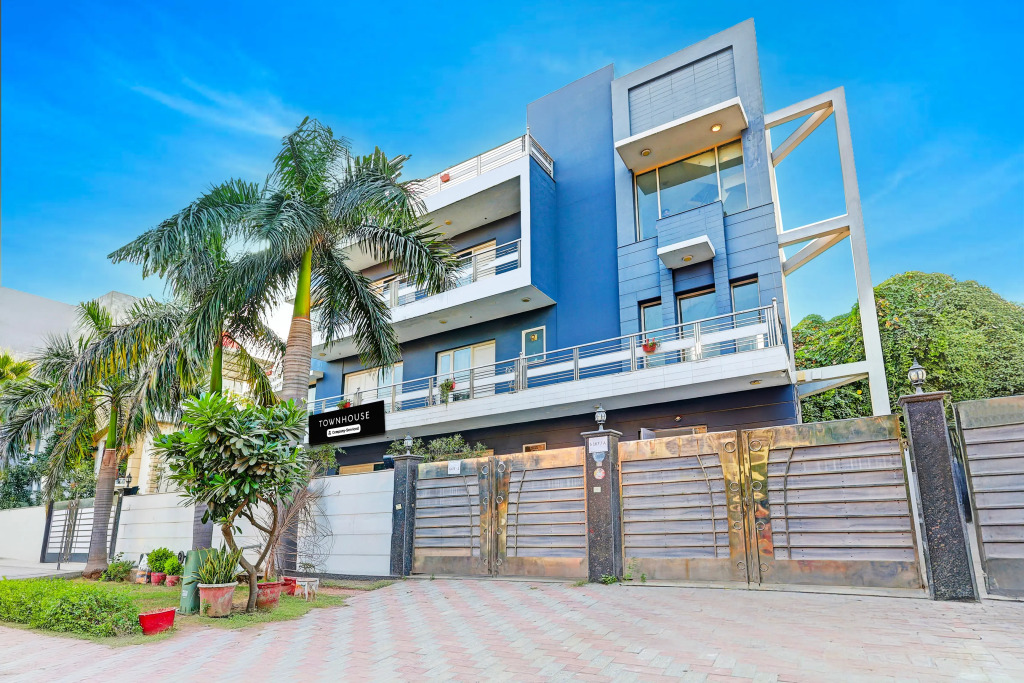 Super Townhouse Sector 49 Sohna Road