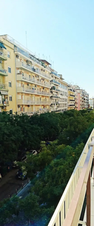 Monad Apartments Karaoli
