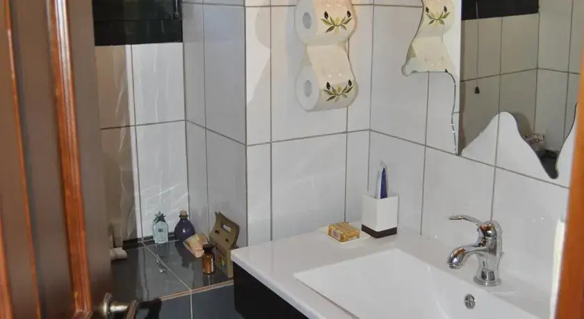 Alias Guesthouse