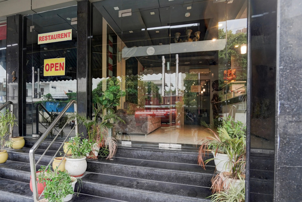 Super Townhouse Bani Park Formerly Aroma Residency