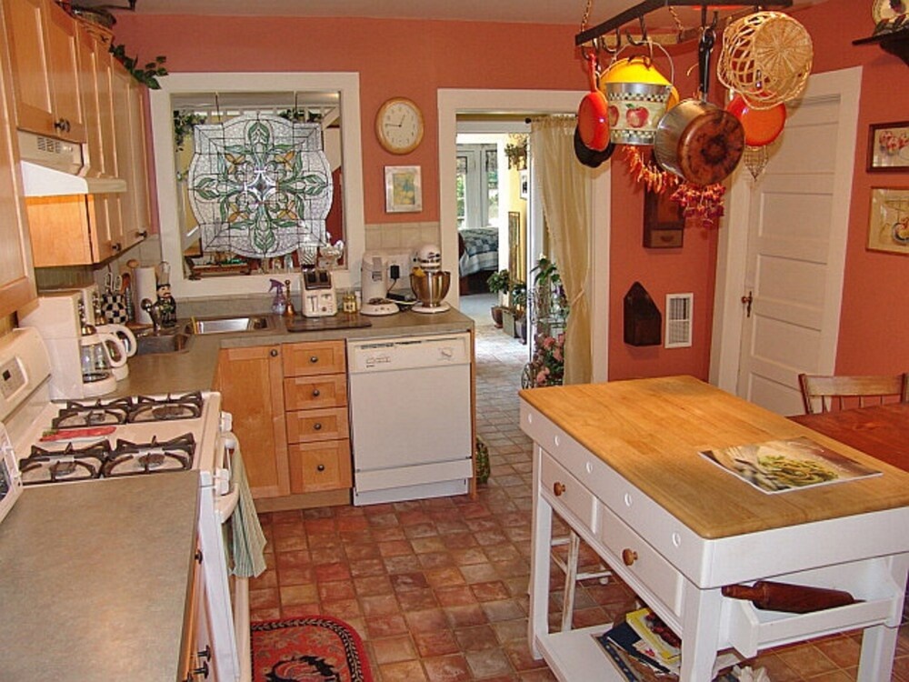 Frog Hollow Bed and Breakfast