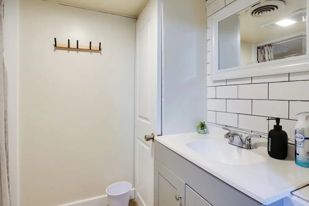 Centrally-located Mountain Getaway in Lead!