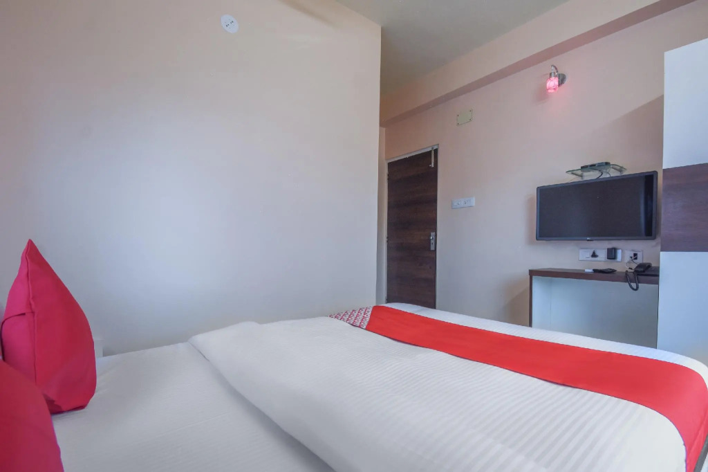 Eco Nest by OYO Rooms