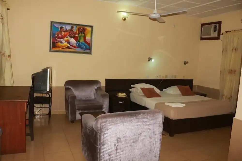 Liz Ani Hotel