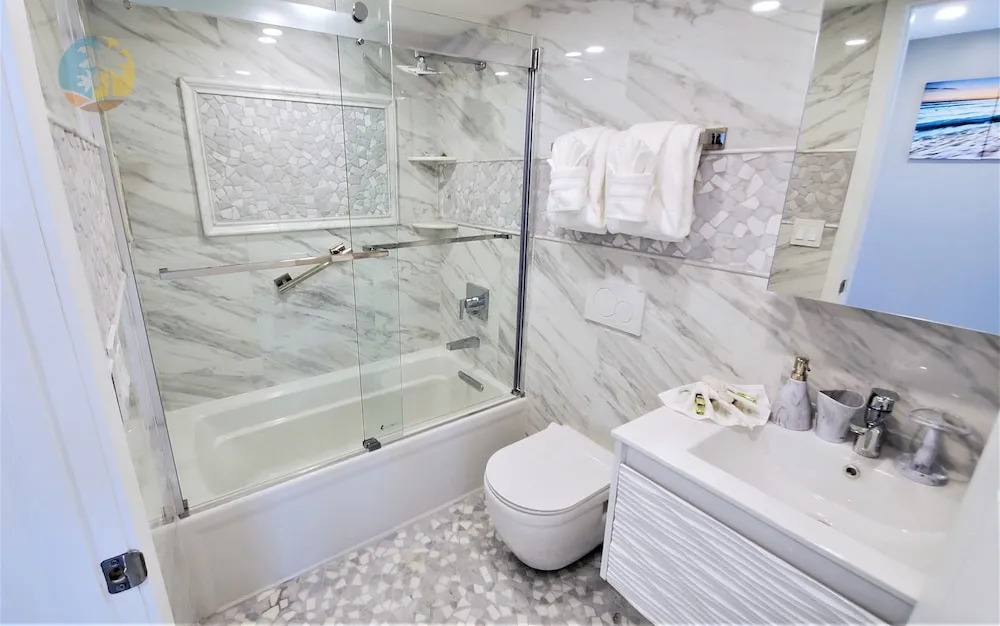 Presidential Royale Direct Oceanfront Brand NEW Apartment - 1001