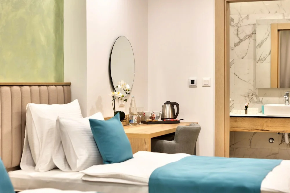 Hotel Emerald