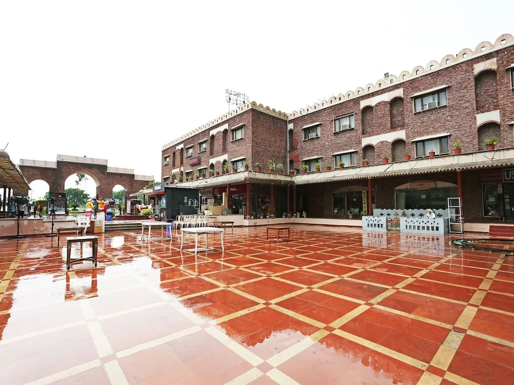 OYO 16565 Karnal Haveli