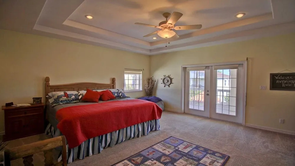 Adventura House 3 Bedroom Home by Redawning