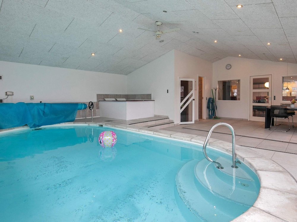 5 Star Holiday Home in Hals