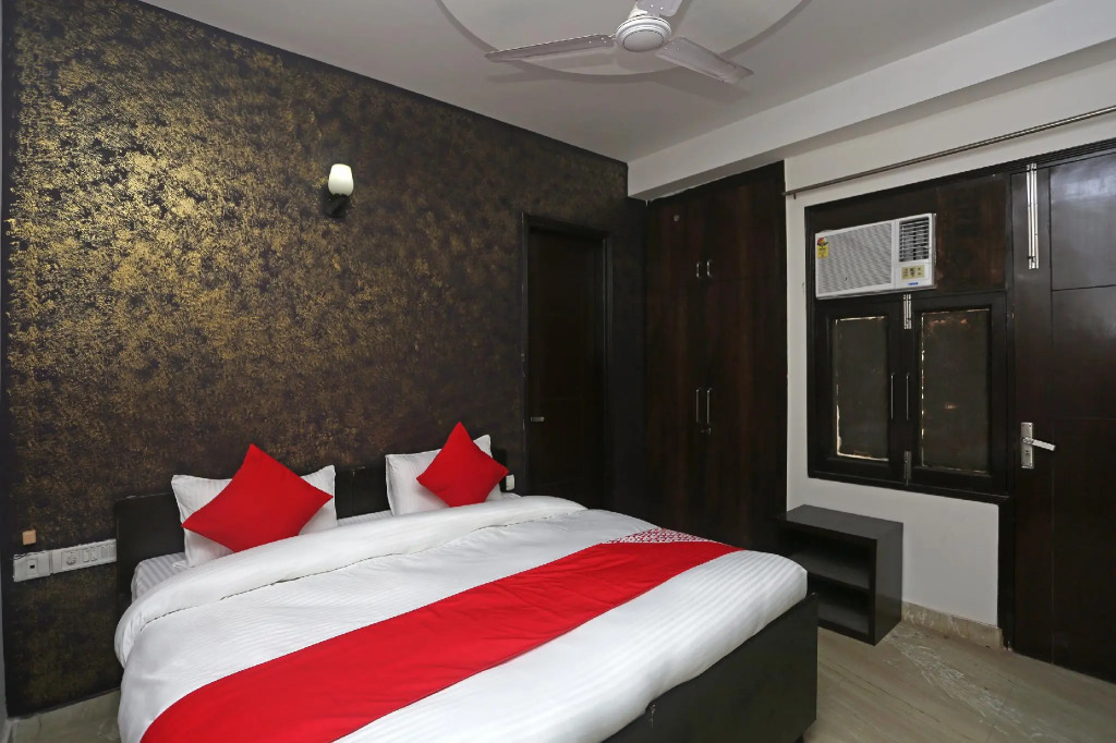 OYO 28003 Maira Stays
