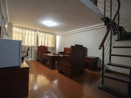Yifeng Business Motel