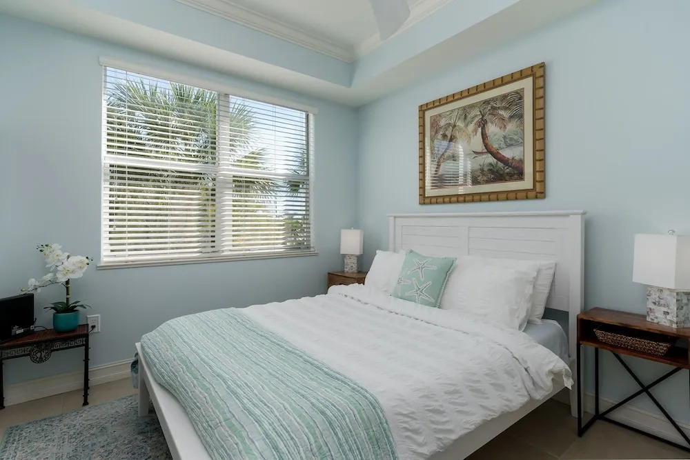 ~the Bonita Paddle 2/2~ Your Home Away From Home In Paradise 2 Bedroom Condo by RedAwning