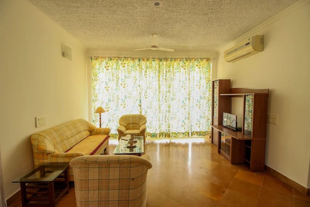 OYO 9872 Home Boutique 2BHK Fatrade Beach