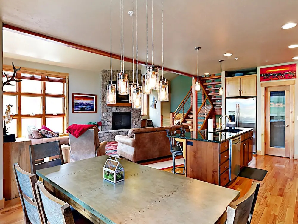 3br W/ Hot Tub & Views, Near Skiing 3 Bedroom Townhouse