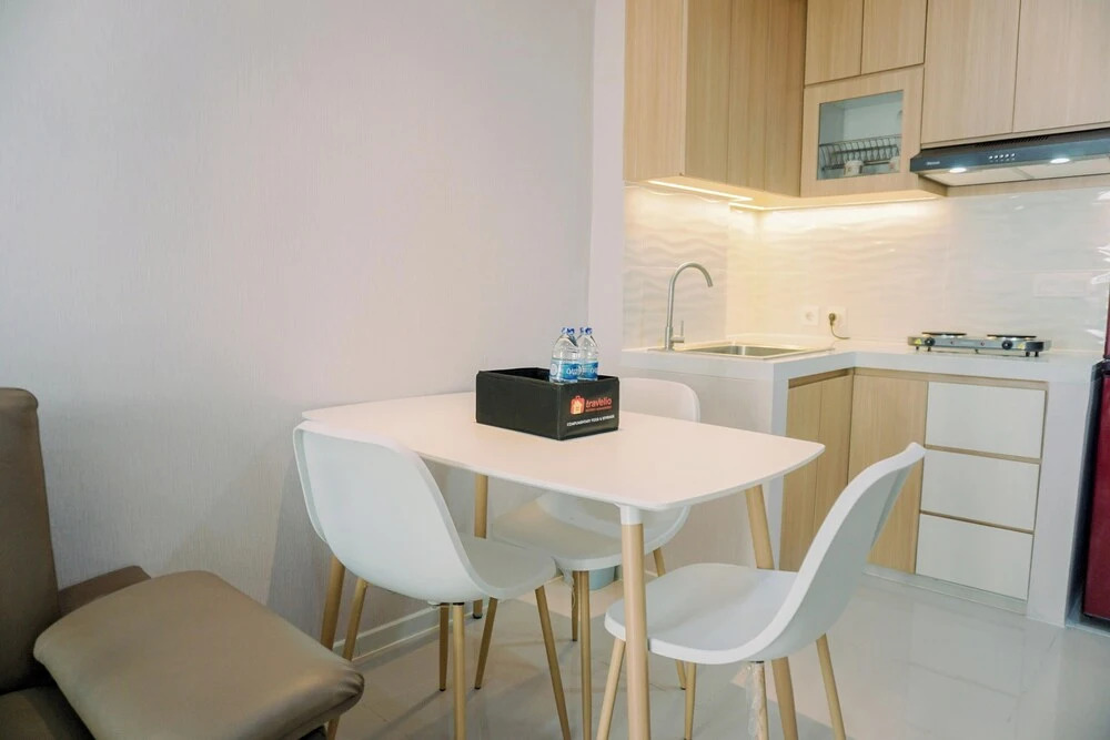Comfort 1Br With Working Room At Daan Mogot City Apartment