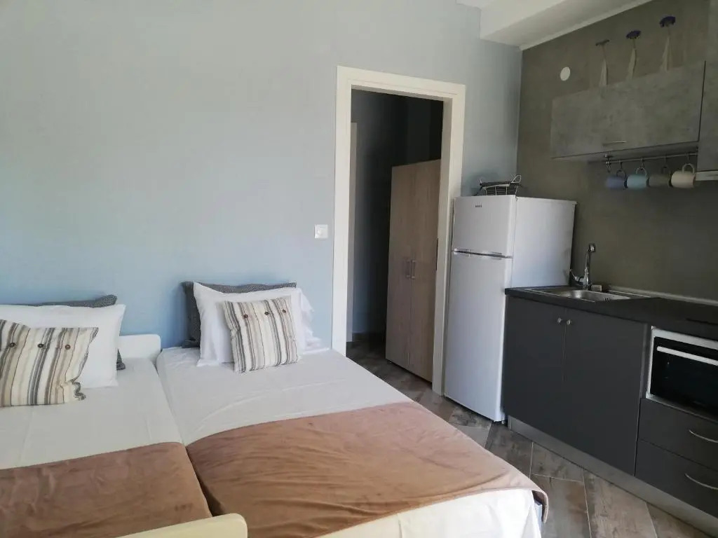 By the Sea Apartments-studios