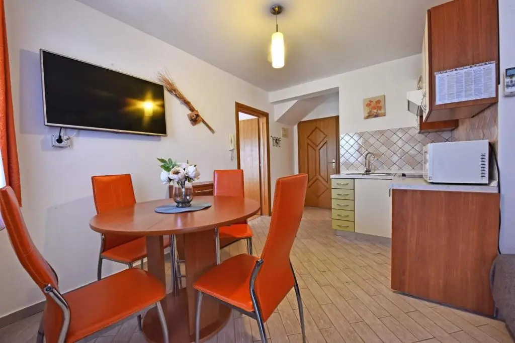 Apartments house Tomic for max 22 persons Maj Poreč