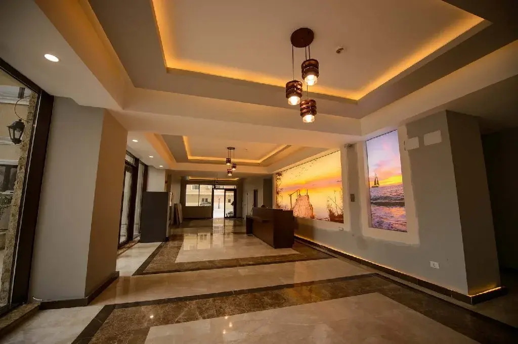 C&Y Solid Residence