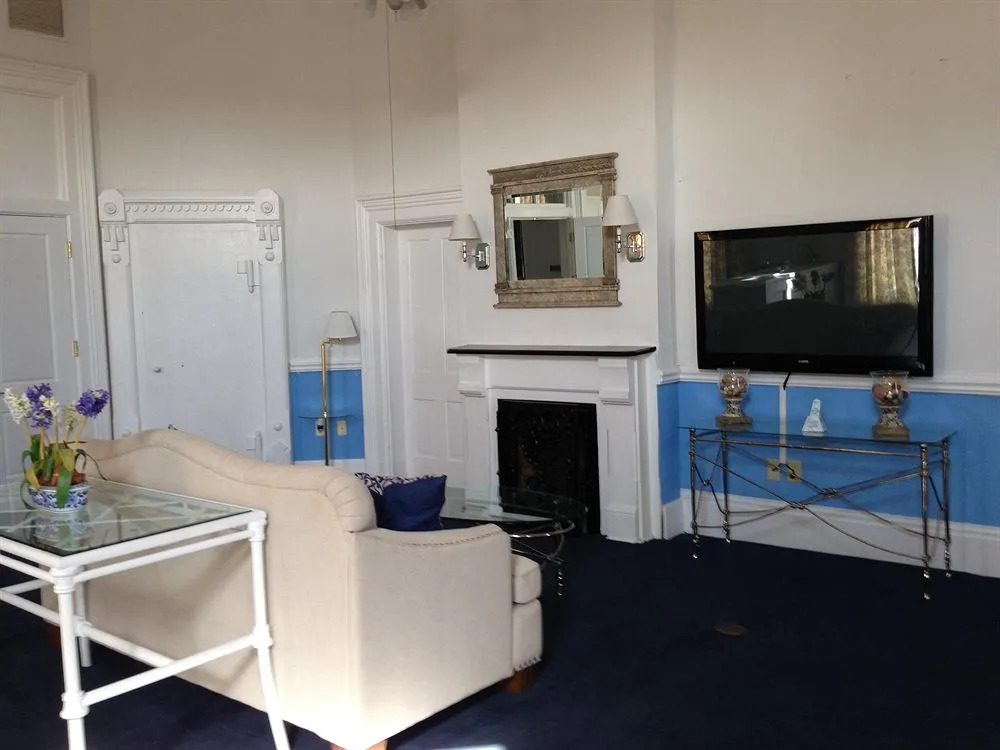 Hotel 27