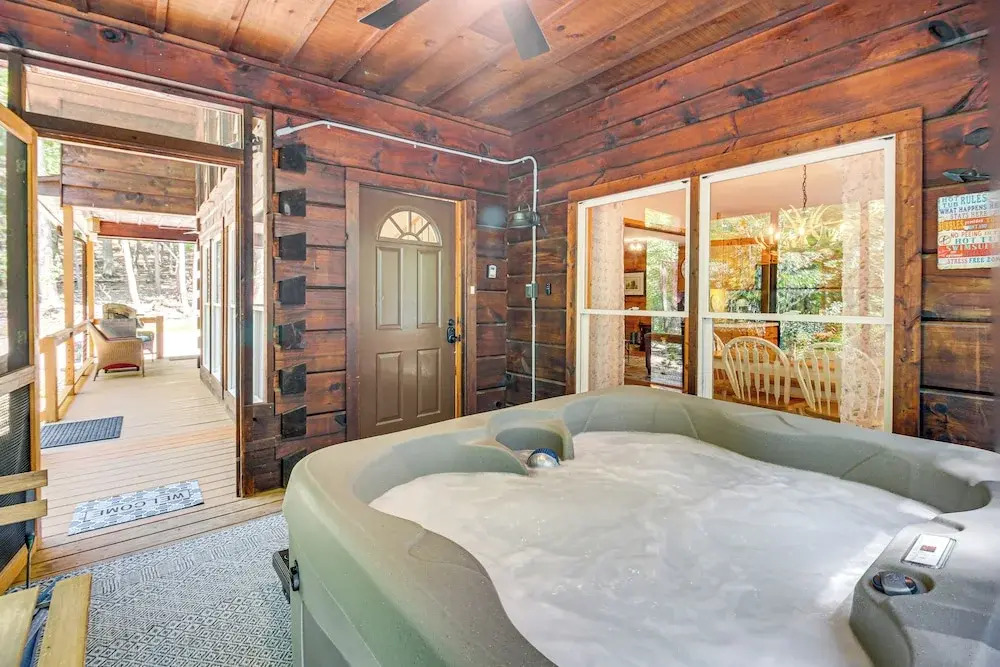 North Georgia Cabin w/ Hot Tub & Community Perks