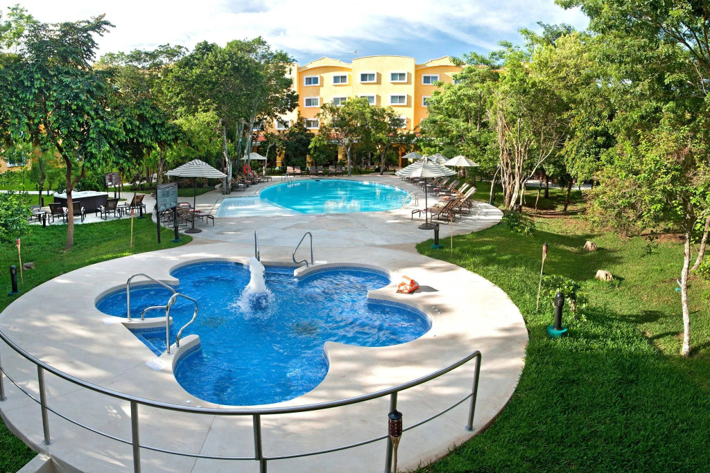 Courtyard by Marriott Cancun Airport