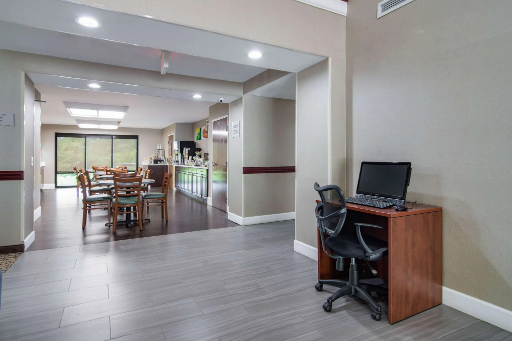 Quality Inn & Suites Canton, GA