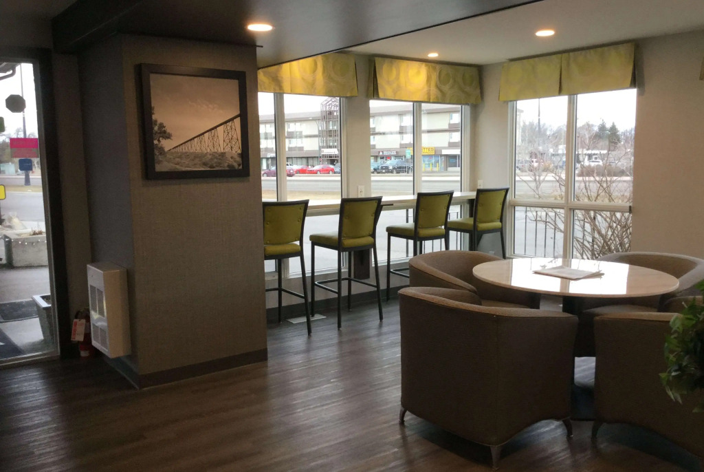 Super 8 Lethbridge