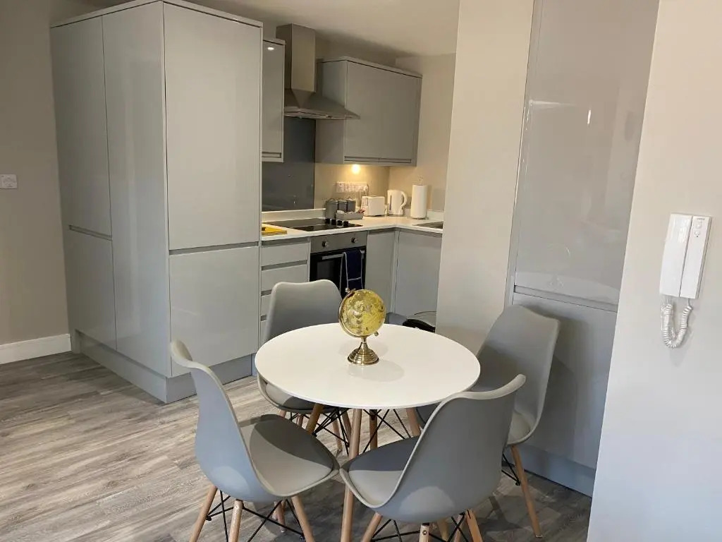 Marie’s Serviced Apartment C, 1 Bedroom City Stay( Free Parking)